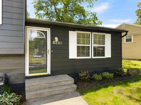 Tiny photo for 6701 Burnham Green Road, Toledo, OH 43615 (MLS # 10008777)