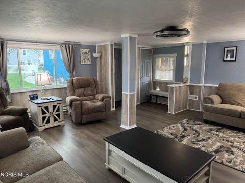 Tiny photo for 24521 Maple Street, Stony Ridge, OH 43463 (MLS # 10006028)