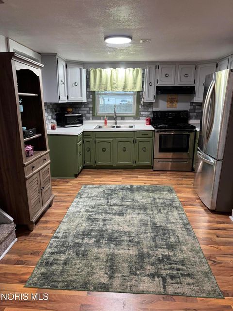 Tiny photo for 24521 Maple Street, Stony Ridge, OH 43463 (MLS # 10006028)