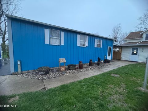 Tiny photo for 24521 Maple Street, Stony Ridge, OH 43463 (MLS # 10006028)