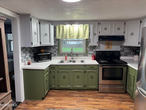 Tiny photo for 24521 Maple Street, Stony Ridge, OH 43463 (MLS # 10006028)