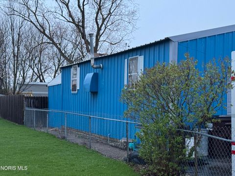 Tiny photo for 24521 Maple Street, Stony Ridge, OH 43463 (MLS # 10006028)