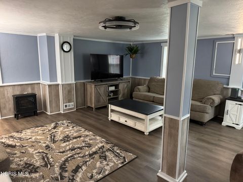 Tiny photo for 24521 Maple Street, Stony Ridge, OH 43463 (MLS # 10006028)