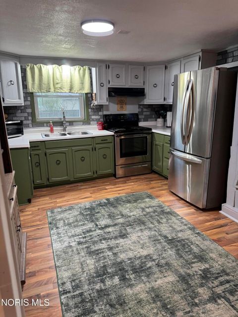 Tiny photo for 24521 Maple Street, Stony Ridge, OH 43463 (MLS # 10006028)