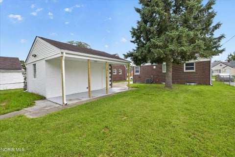 Tiny photo for 2272 Westmonte Road, Toledo, OH 43607 (MLS # 10012576)