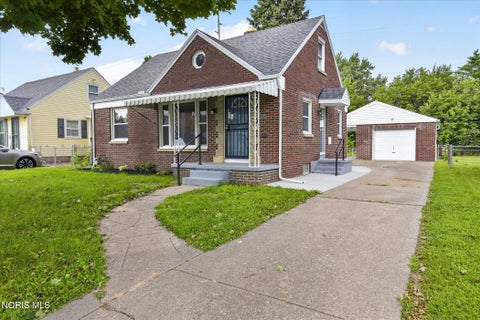 Tiny photo for 2272 Westmonte Road, Toledo, OH 43607 (MLS # 10012576)