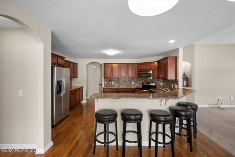 Tiny photo for 1015 Plumcreek Road, Toledo, OH 43615 (MLS # 10003499)