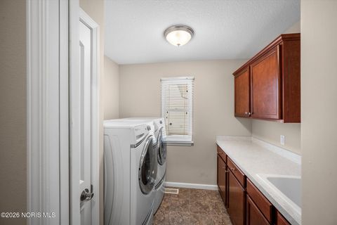 Tiny photo for 1015 Plumcreek Road, Toledo, OH 43615 (MLS # 10003499)