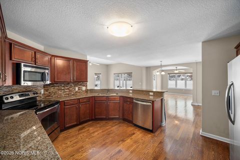 Tiny photo for 1015 Plumcreek Road, Toledo, OH 43615 (MLS # 10003499)