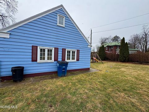 Tiny photo for 2141 Mount Vernon Avenue, Toledo, OH 43607 (MLS # 10004806)