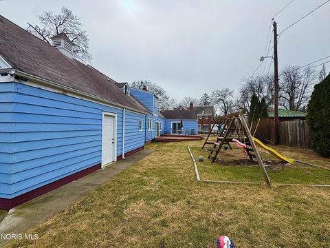 Tiny photo for 2141 Mount Vernon Avenue, Toledo, OH 43607 (MLS # 10004806)