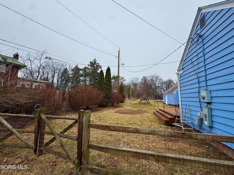 Tiny photo for 2141 Mount Vernon Avenue, Toledo, OH 43607 (MLS # 10004806)