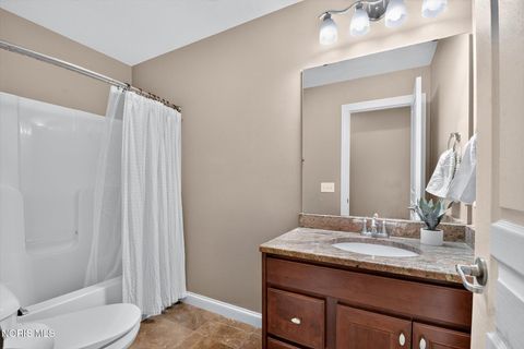 Tiny photo for 5539 Clear Crk Court, Sylvania, OH 43560 (MLS # 10010599)