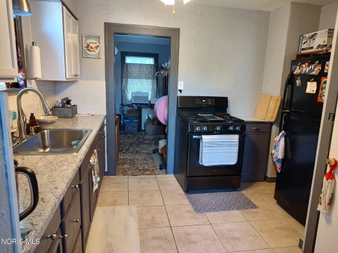 Tiny photo for 240 W Crawford Avenue, Toledo, OH 43612 (MLS # 10014073)