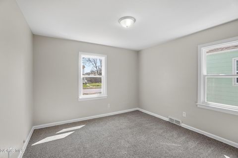 Tiny photo for 502 Brighton Avenue, Toledo, OH 43609 (MLS # 10006155)