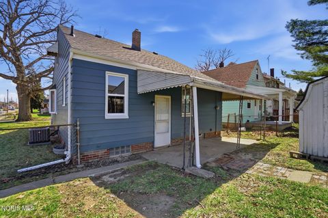 Tiny photo for 502 Brighton Avenue, Toledo, OH 43609 (MLS # 10006155)