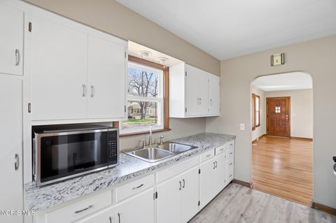 Tiny photo for 502 Brighton Avenue, Toledo, OH 43609 (MLS # 10006155)