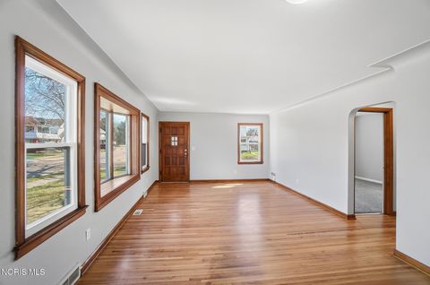 Tiny photo for 502 Brighton Avenue, Toledo, OH 43609 (MLS # 10006155)