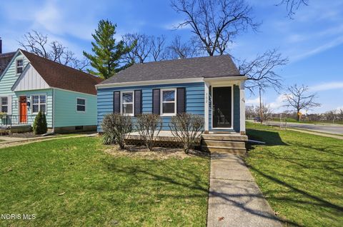 Tiny photo for 502 Brighton Avenue, Toledo, OH 43609 (MLS # 10006155)