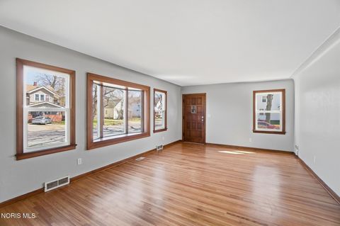 Tiny photo for 502 Brighton Avenue, Toledo, OH 43609 (MLS # 10006155)