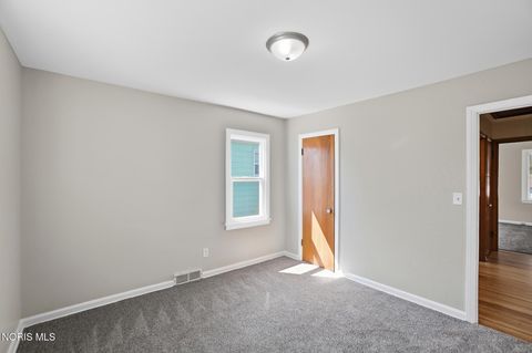 Tiny photo for 502 Brighton Avenue, Toledo, OH 43609 (MLS # 10006155)