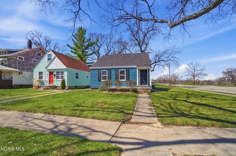 Tiny photo for 502 Brighton Avenue, Toledo, OH 43609 (MLS # 10006155)