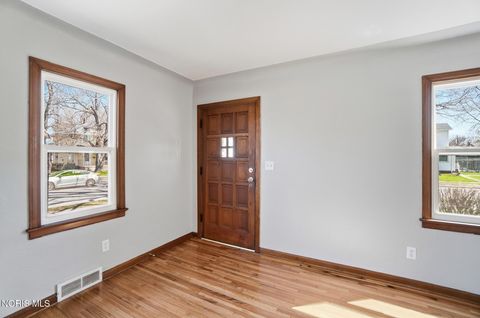Tiny photo for 502 Brighton Avenue, Toledo, OH 43609 (MLS # 10006155)