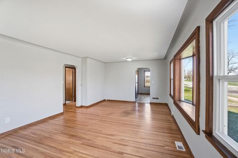 Tiny photo for 502 Brighton Avenue, Toledo, OH 43609 (MLS # 10006155)