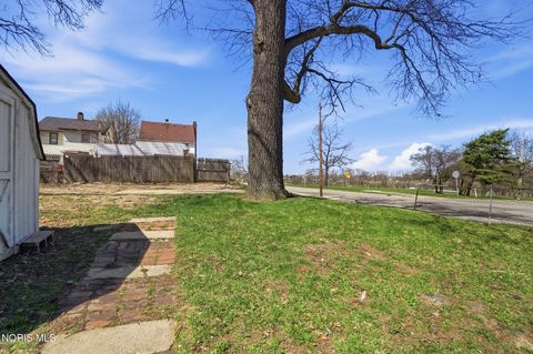 Tiny photo for 502 Brighton Avenue, Toledo, OH 43609 (MLS # 10006155)