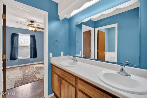 Tiny photo for 5409 Westcastle Drive #Apt 4, Toledo, OH 43615 (MLS # 10005211)