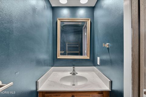 Tiny photo for 5409 Westcastle Drive #Apt 4, Toledo, OH 43615 (MLS # 10005211)