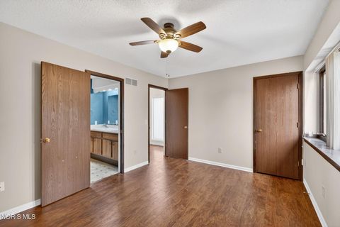 Tiny photo for 5409 Westcastle Drive #Apt 4, Toledo, OH 43615 (MLS # 10005211)
