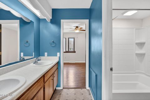 Tiny photo for 5409 Westcastle Drive #Apt 4, Toledo, OH 43615 (MLS # 10005211)