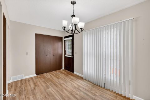 Tiny photo for 5409 Westcastle Drive #Apt 4, Toledo, OH 43615 (MLS # 10005211)