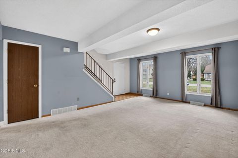 Tiny photo for 5409 Westcastle Drive #Apt 4, Toledo, OH 43615 (MLS # 10005211)