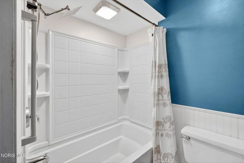 Tiny photo for 5409 Westcastle Drive #Apt 4, Toledo, OH 43615 (MLS # 10005211)