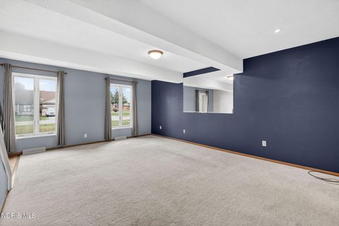 Tiny photo for 5409 Westcastle Drive #Apt 4, Toledo, OH 43615 (MLS # 10005211)