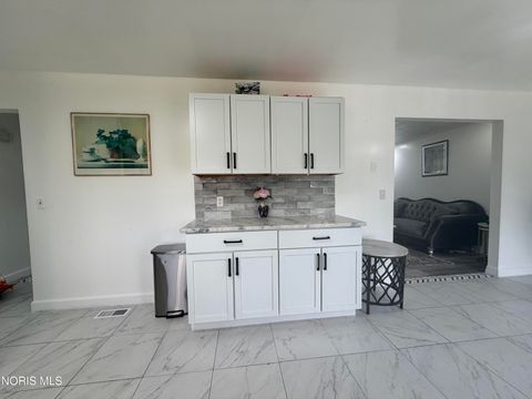 Tiny photo for 2525 Luddington Drive, Toledo, OH 43615 (MLS # 10006565)