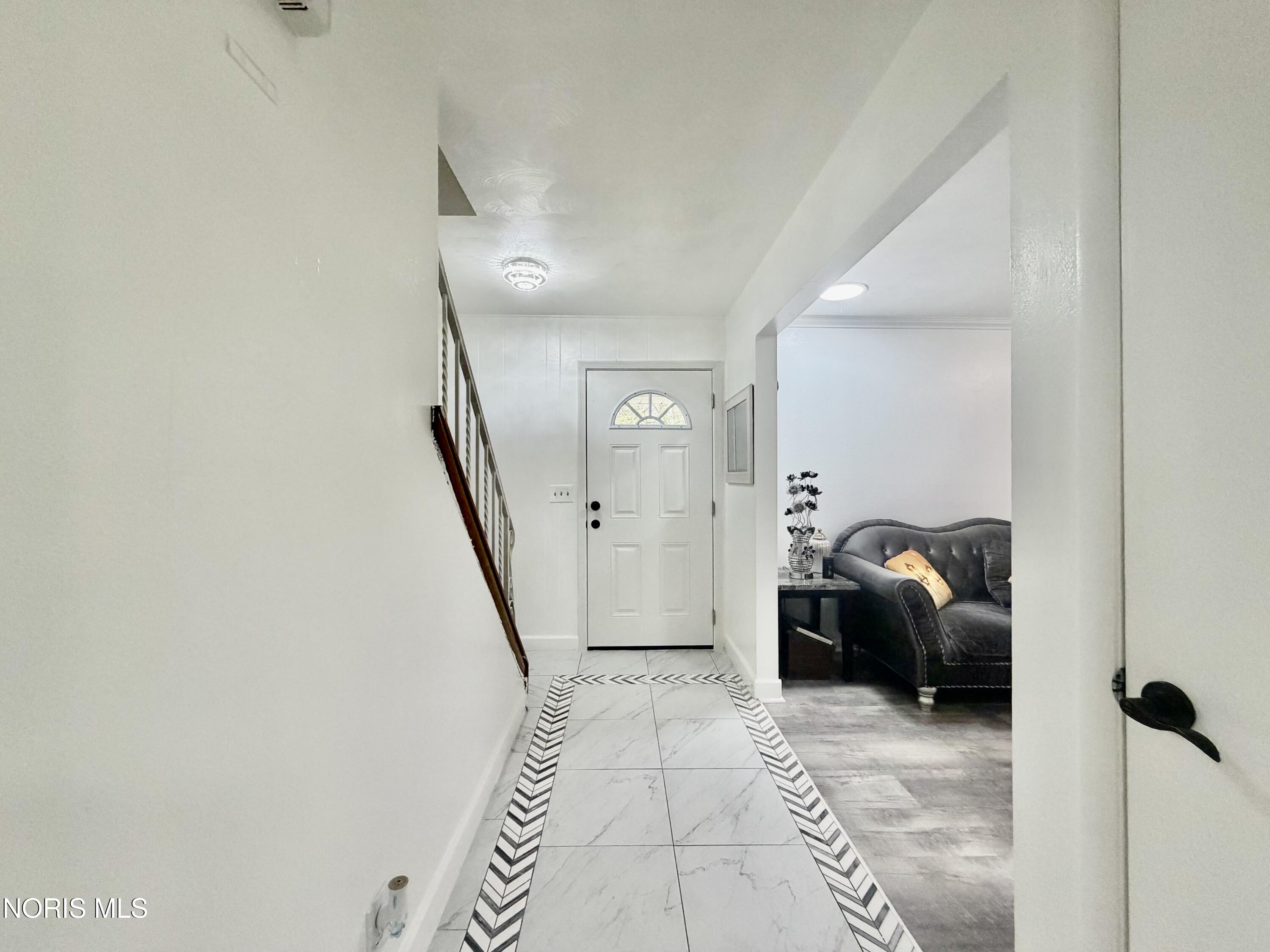 2525 Luddington Drive