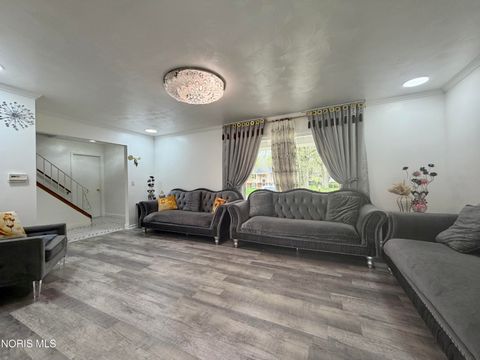 Tiny photo for 2525 Luddington Drive, Toledo, OH 43615 (MLS # 10006565)