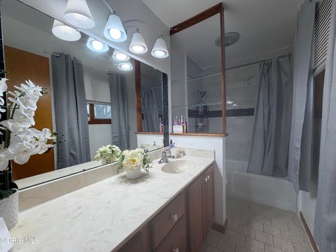 Tiny photo for 2525 Luddington Drive, Toledo, OH 43615 (MLS # 10006565)