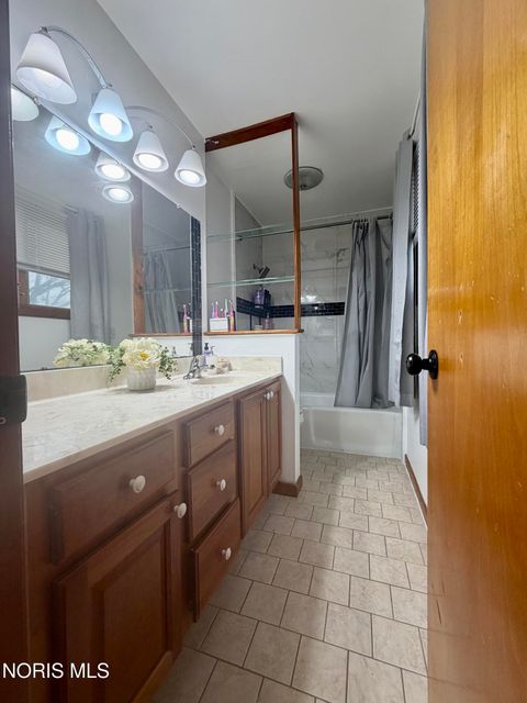 Tiny photo for 2525 Luddington Drive, Toledo, OH 43615 (MLS # 10006565)