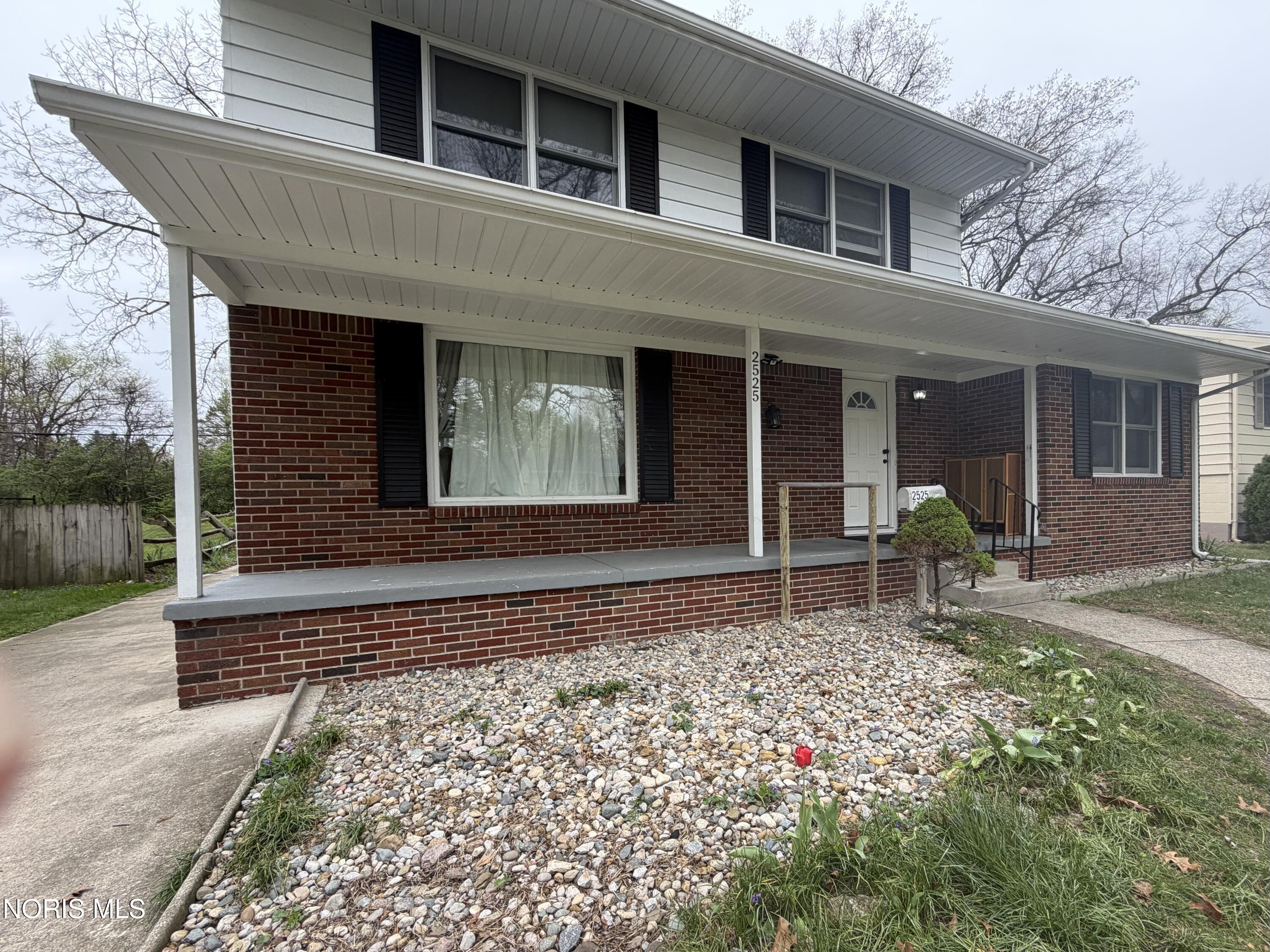 2525 Luddington Drive