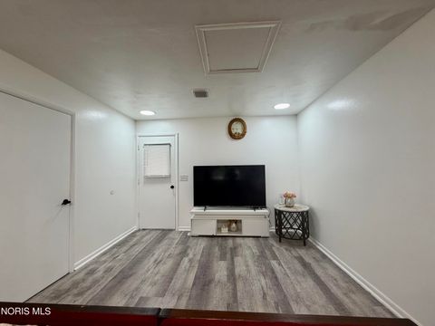 Tiny photo for 2525 Luddington Drive, Toledo, OH 43615 (MLS # 10006565)