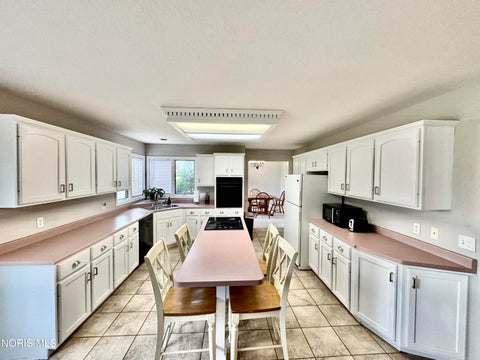 Tiny photo for 1262 Hilton Head Court, Defiance, OH 43512 (MLS # 10013153)