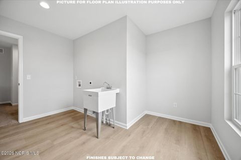 Tiny photo for 123 Valley Hall Drive, Perrysburg, OH 43551 (MLS # 10003024)