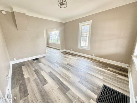 Tiny photo for 729 Jackson Avenue, Defiance, OH 43512 (MLS # 10005119)