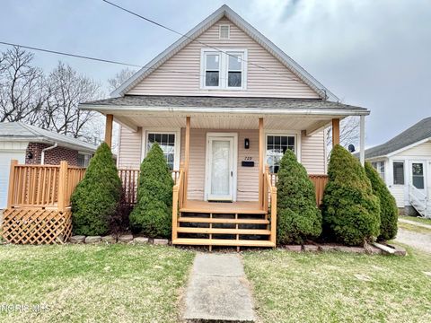 Photo of 729 Jackson Avenue, Defiance, OH 43512 (MLS # 10005119)