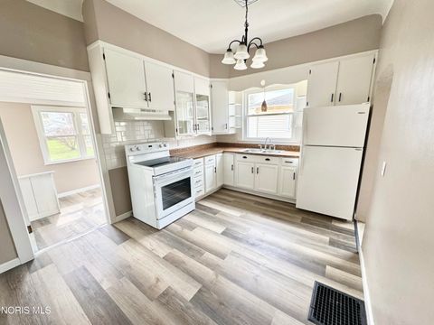 Tiny photo for 729 Jackson Avenue, Defiance, OH 43512 (MLS # 10005119)