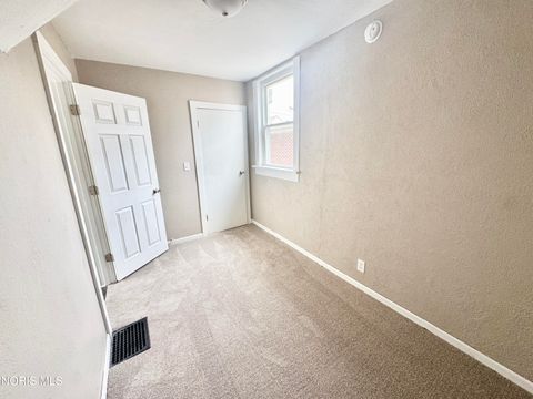 Tiny photo for 729 Jackson Avenue, Defiance, OH 43512 (MLS # 10005119)